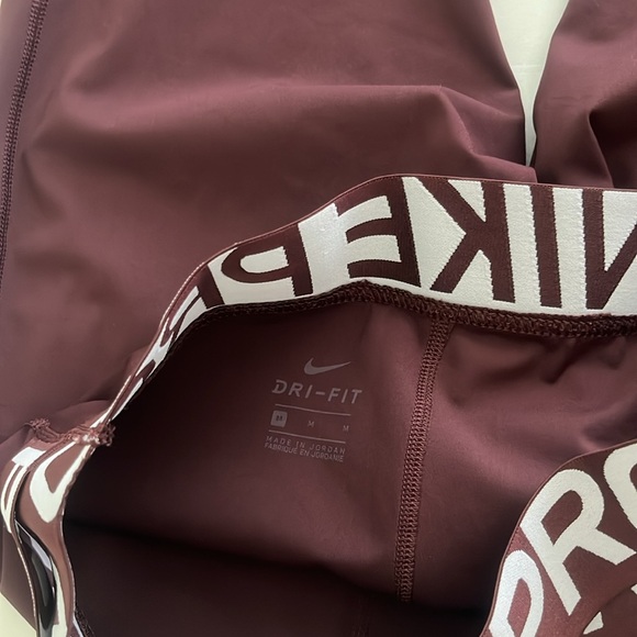 Nike Pro Intertwist Leggings Burgundy - Picture 7 of 7